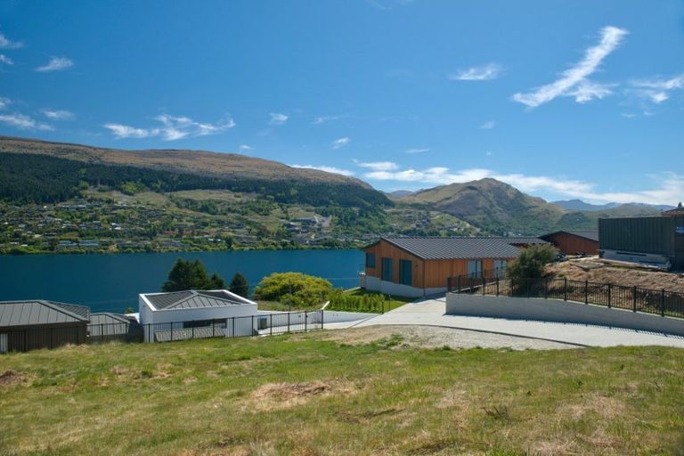 Photo of property in 10 Red Deer Rise, Kelvin Heights, Queenstown, 9300