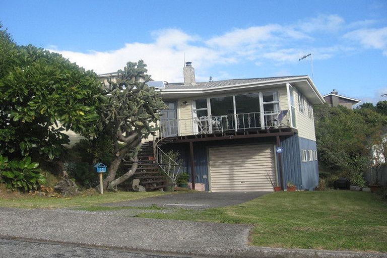 Photo of property in 12 Tangahoe Street, Paekakariki, 5034