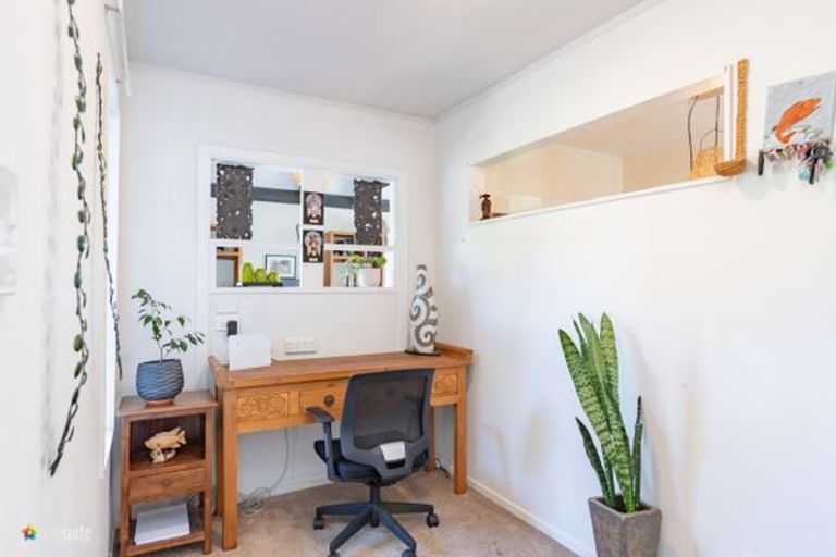 Photo of property in 18 Langwell Place, Papakowhai, Porirua, 5024