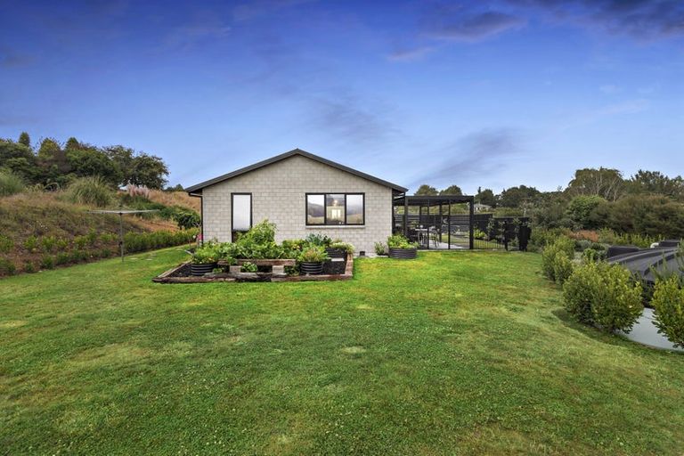 Photo of property in 10 Tari Road, Pukeatua, 3880