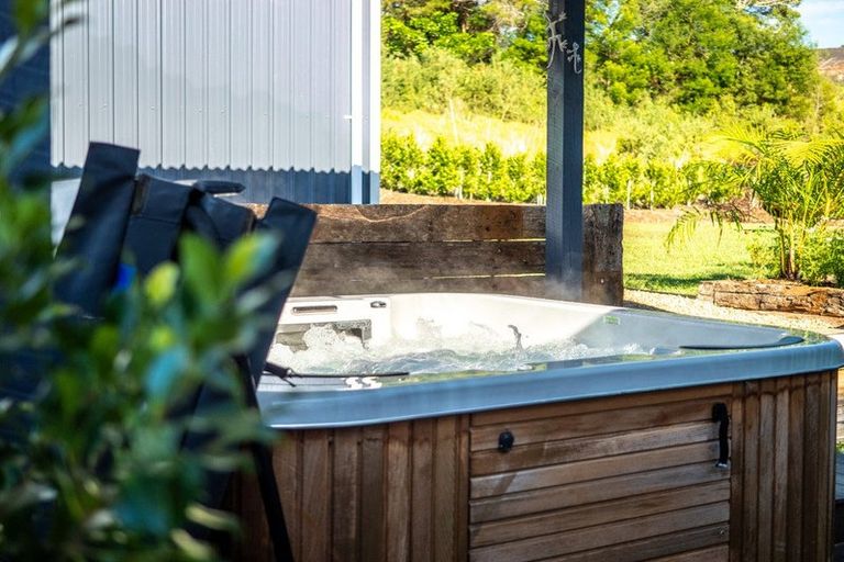 Photo of property in 9 Lone Gum Lane, Kerikeri, 0230