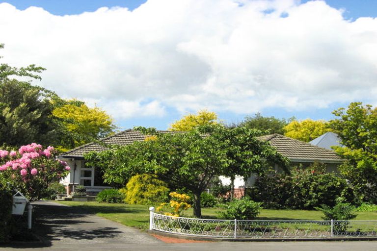 Photo of property in 10 Westburn Terrace, Burnside, Christchurch, 8041