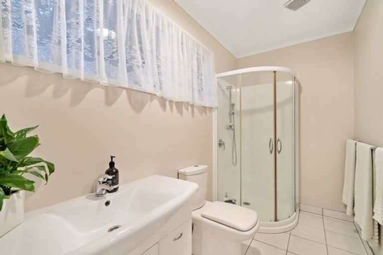 Photo of property in 43 Mack Place, Red Hill, Papakura, 2110