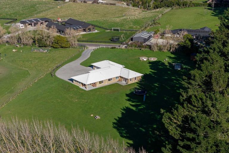 Photo of property in 8 Garrick Lane, Kelvin Grove, Palmerston North, 4470