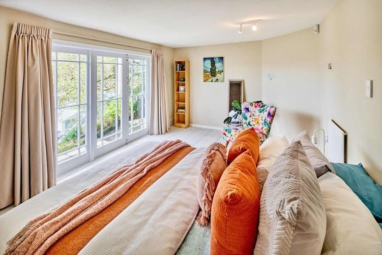 Photo of property in 9 Northland Road, Northland, Wellington, 6012