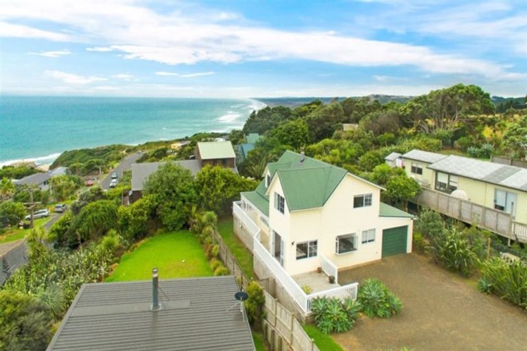 Photo of property in 4 Edwin Mitchelson Road, Muriwai, Waimauku, 0881