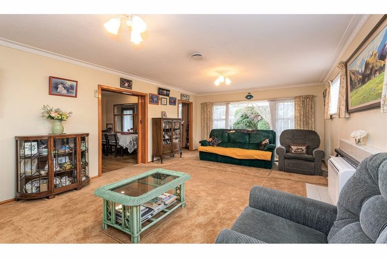 Photo of property in 64 Main North Road, Woodend, 7610