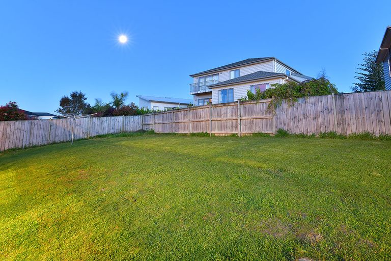 Photo of property in 16 Bartlett Drive, Silverdale, 0932