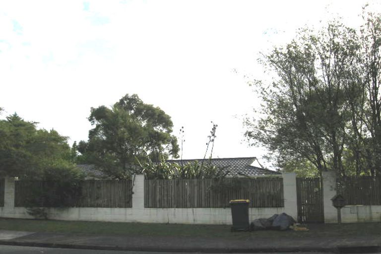 Photo of property in 2/7 Autumn Avenue, Glen Eden, Auckland, 0602