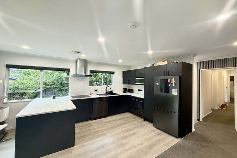 Photo of property in 6 Newlyn Place, Welbourn, New Plymouth, 4312