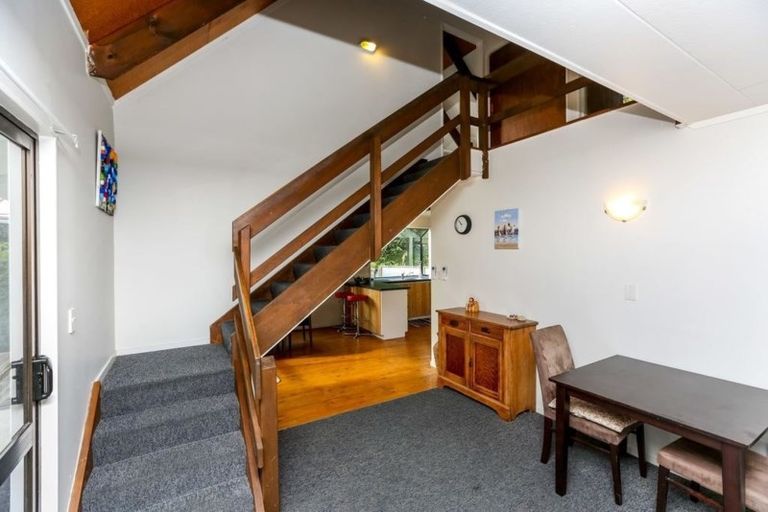 Photo of property in 28b Riversdale Drive, Merrilands, New Plymouth, 4312