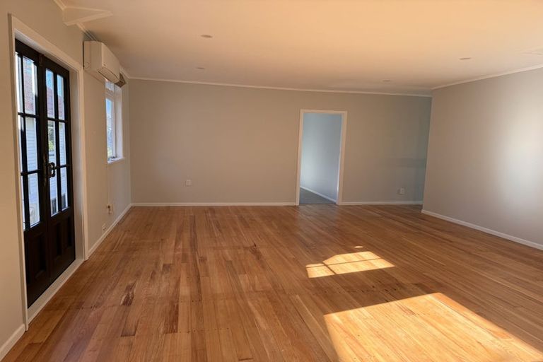 Photo of property in 26 Ngaio Road, Kelburn, Wellington, 6012