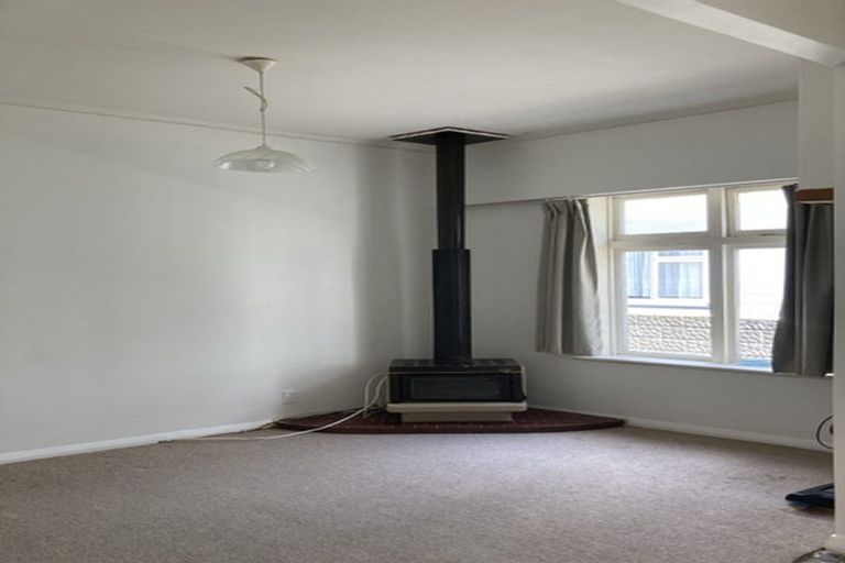 Photo of property in 96 Derwent Street, Island Bay, Wellington, 6023