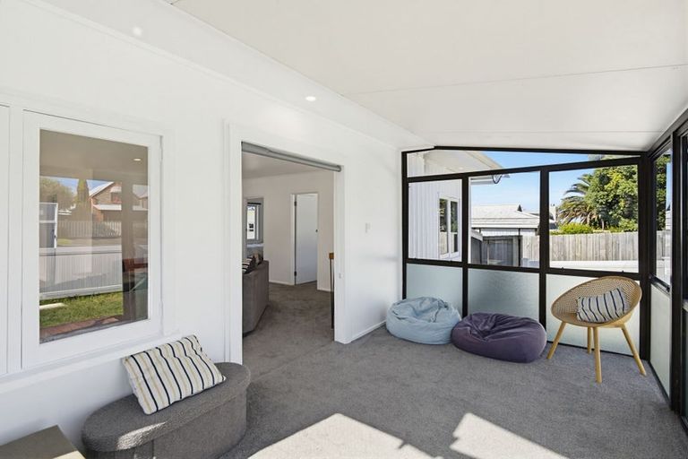 Photo of property in 21 Brixton Road, Manly, Whangaparaoa, 0930