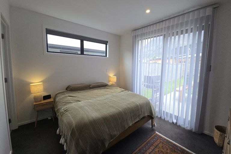 Photo of property in 33 Drysdale Road, Jacks Point, 9371