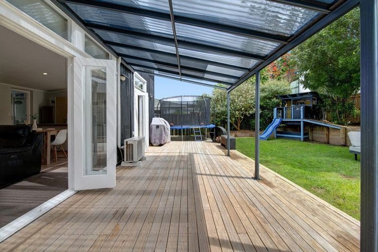 Photo of property in 16 Brandon Road, Manly, Whangaparaoa, 0930