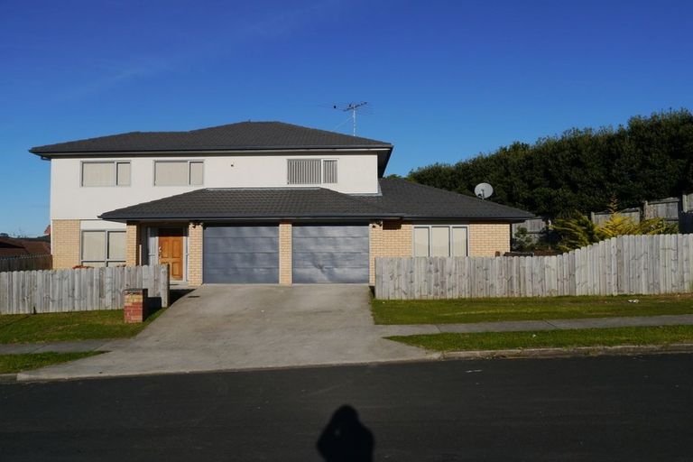 Photo of property in 4 Liscooly Place, Flat Bush, Auckland, 2019