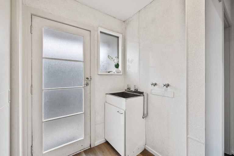 Photo of property in 1/28 Sawtell Place, Northcote, Christchurch, 8052