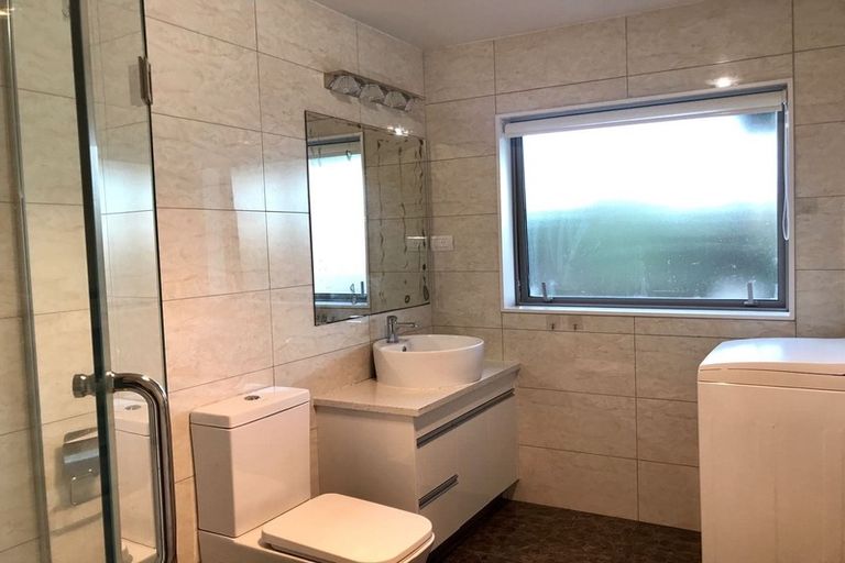 Photo of property in 817a East Coast Road, Northcross, Auckland, 0630