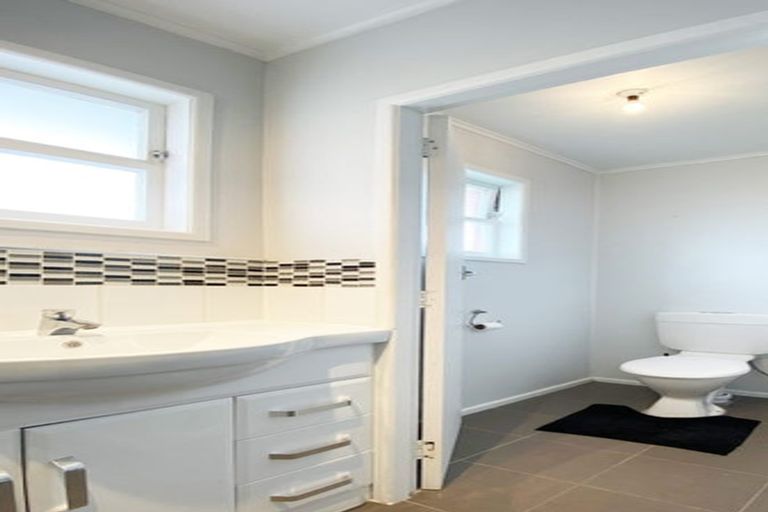 Photo of property in 54 Alma Crescent, Papakura, 2110