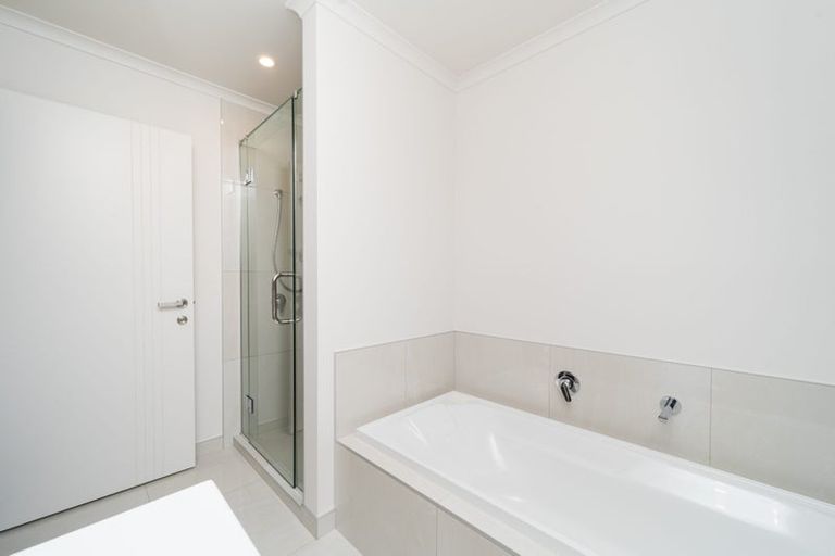 Photo of property in 11 Atlantic Drive, Fitzherbert, Palmerston North, 4410
