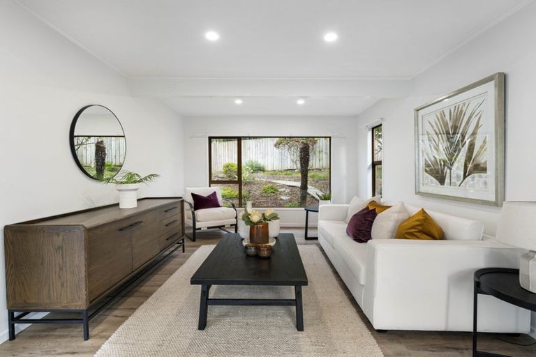 Photo of property in 2/867 Beach Road, Waiake, Auckland, 0630