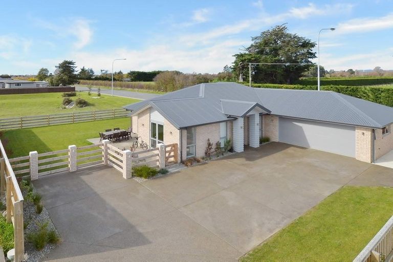 Photo of property in 4 Sequoia Way, Rangiora, 7400