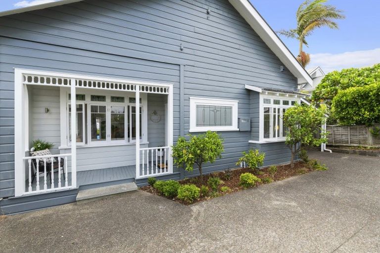 Photo of property in 147 Queen Street, Northcote Point, Auckland, 0627