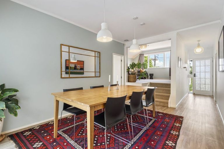 Photo of property in 2/39 Hillcrest Avenue, Hillcrest, Auckland, 0627