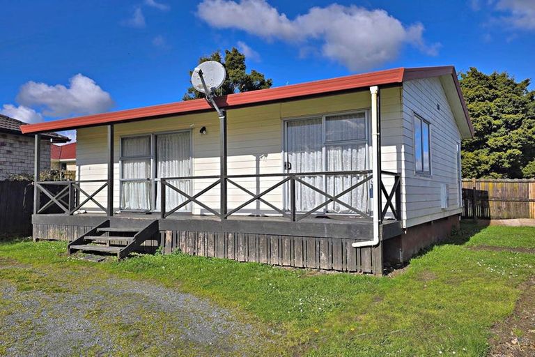 Photo of property in 73a Heathdale Crescent, Papakura, 2110