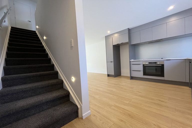 Photo of property in 96d Triangle Road, Massey, Auckland, 0614
