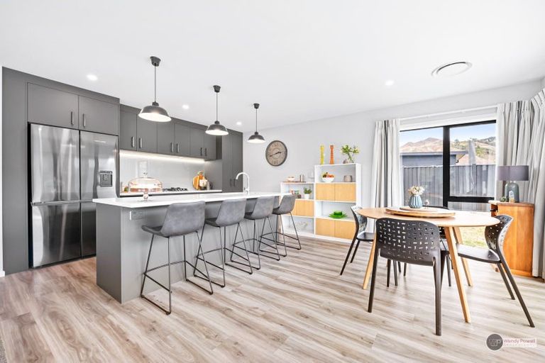 Photo of property in 11 Castletown Street, Wallaceville, Upper Hutt, 5018