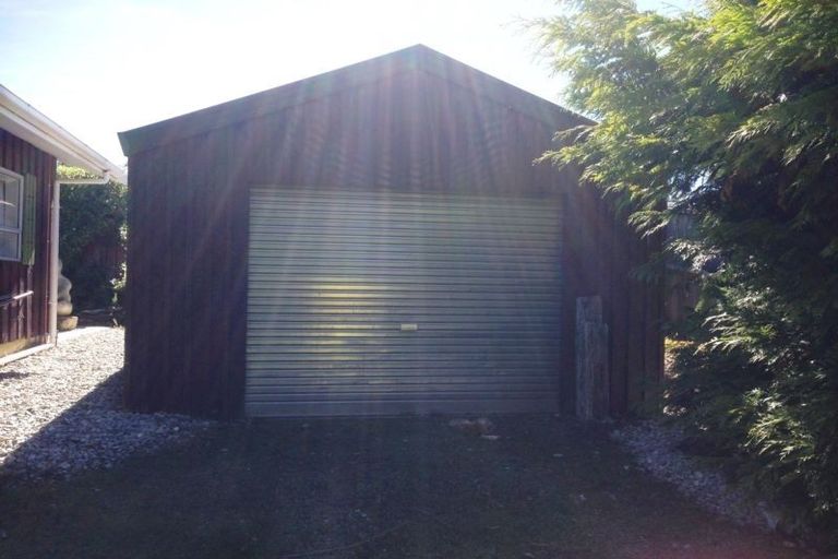 Photo of property in 35 Cedar Drive, Kelvin Heights, Queenstown, 9300