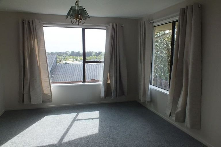 Photo of property in 38 Penruddock Rise, Westmorland, Christchurch, 8025
