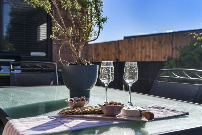 Photo of property in 20 Milson Drive, Papakura, 2110