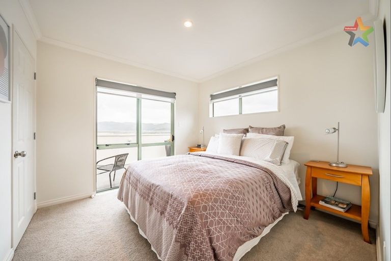 Photo of property in 10 Opurere Grove, Tirohanga, Lower Hutt, 5010