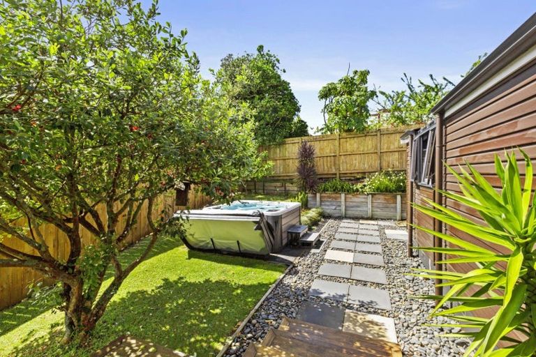 Photo of property in 18 Taipari Avenue, Raglan, 3225