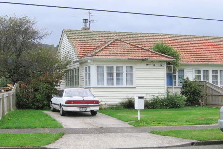 Photo of property in 44 Milne Crescent, Taita, Lower Hutt, 5011