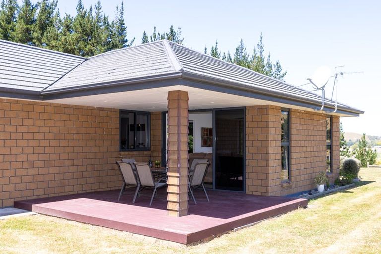 Photo of property in 690 Swamp Road, Puketapu, Napier, 4183