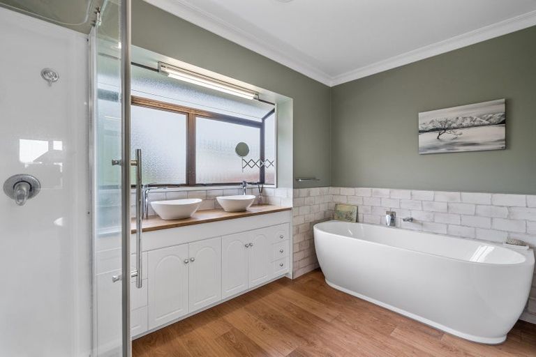 Photo of property in 1 Ruamoana Place, Omokoroa, 3114