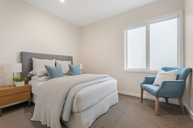 Photo of property in 72 Kiwitea Street, Sandringham, Auckland, 1041