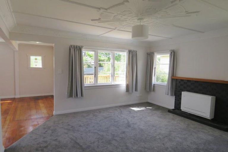 Photo of property in 16 Gaine Street, New Plymouth, 4310