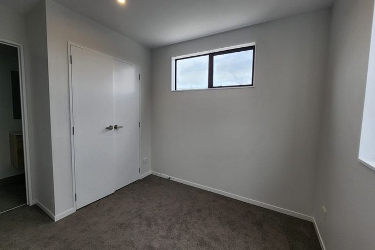 Photo of property in 3/119 Bruce Mclaren Road, Henderson, Auckland, 0612