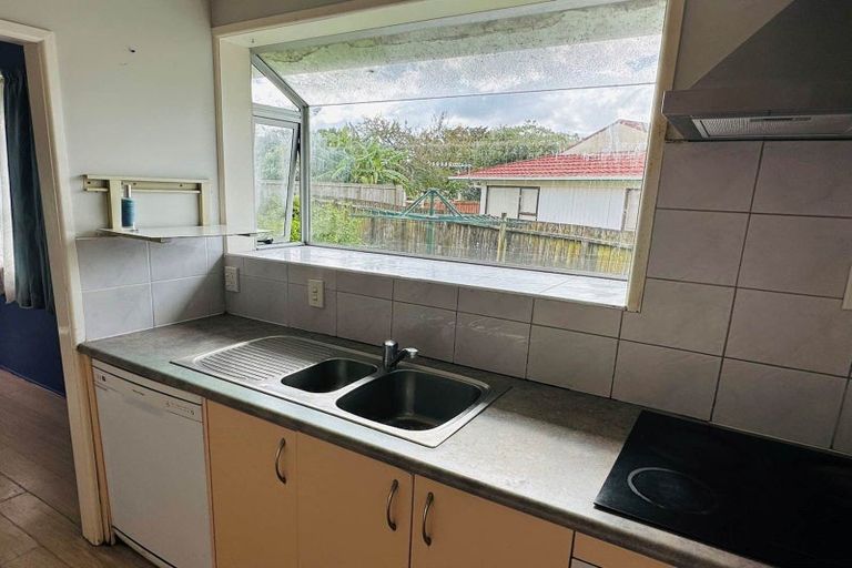Photo of property in 187 Henderson Valley Road, Henderson, Auckland, 0612