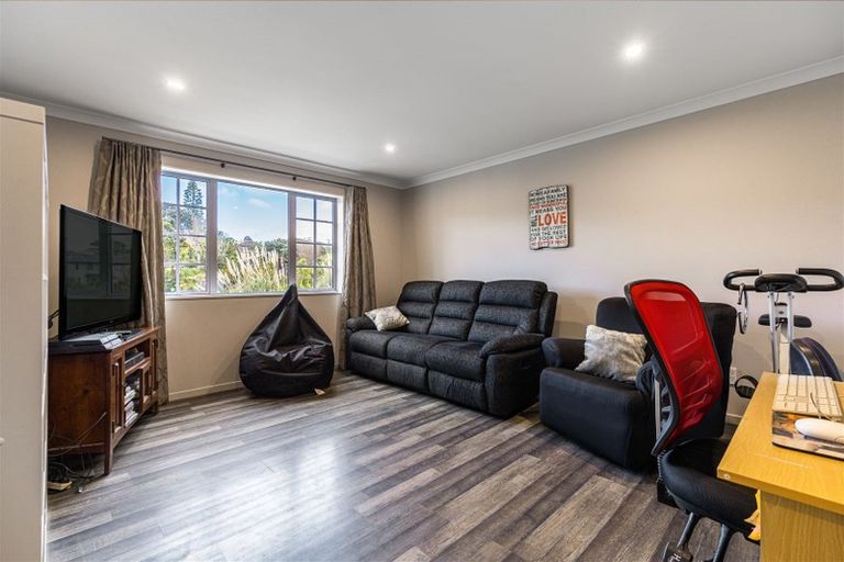 Photo of property in 13 Merwood Lane, Devonport, Auckland, 0624