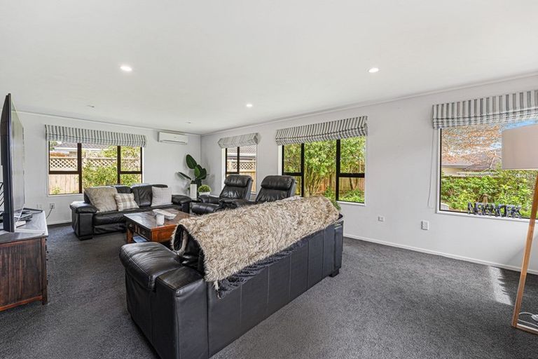 Photo of property in 21a Kinross Drive, Merrilands, New Plymouth, 4312