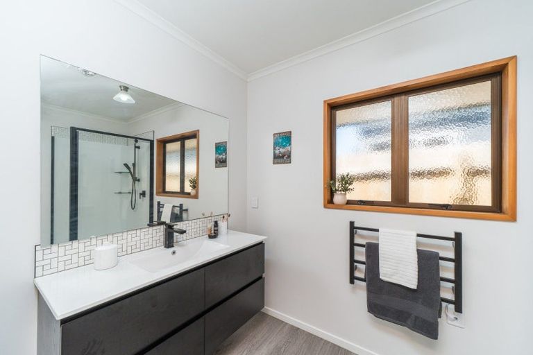 Photo of property in 3 Silverdale Court, Terrace End, Palmerston North, 4410