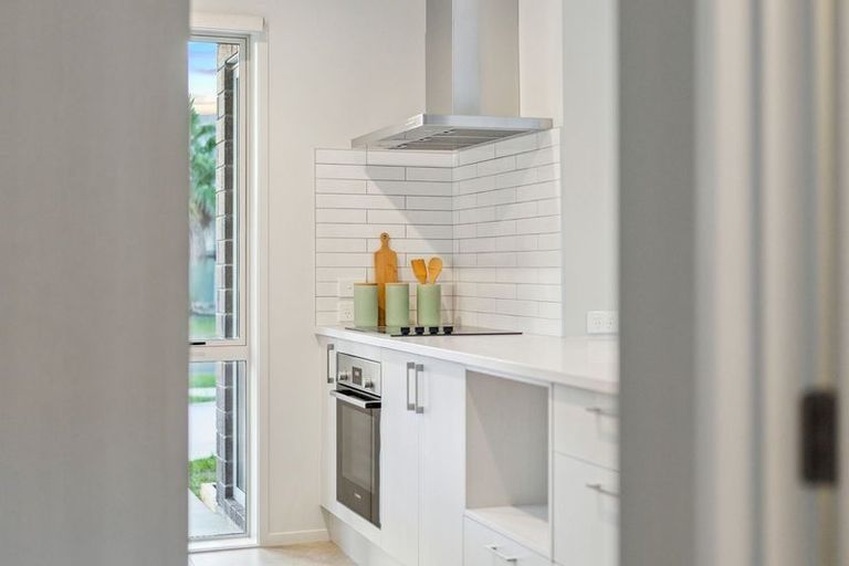 Photo of property in 4a Bosun Place, Te Atatu Peninsula, Auckland, 0610