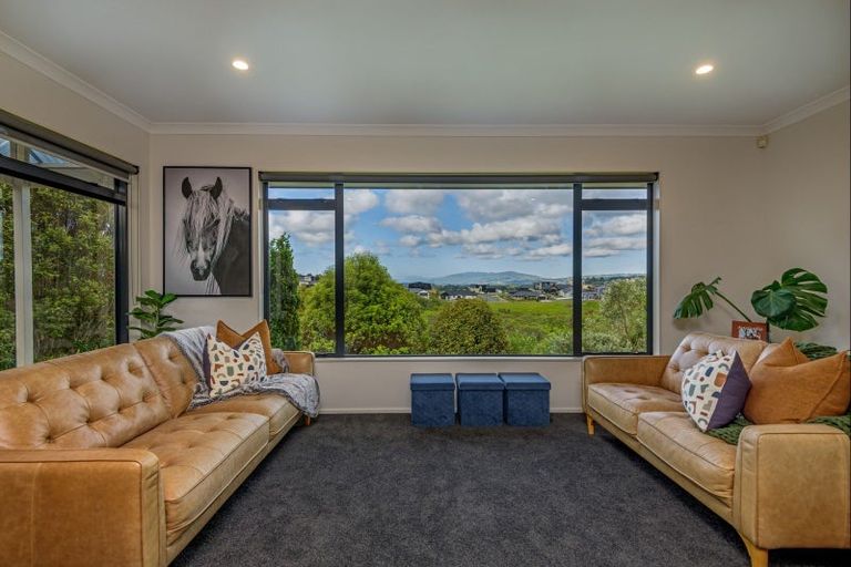 Photo of property in 63 Ruapehu Drive, Fitzherbert, Palmerston North, 4410