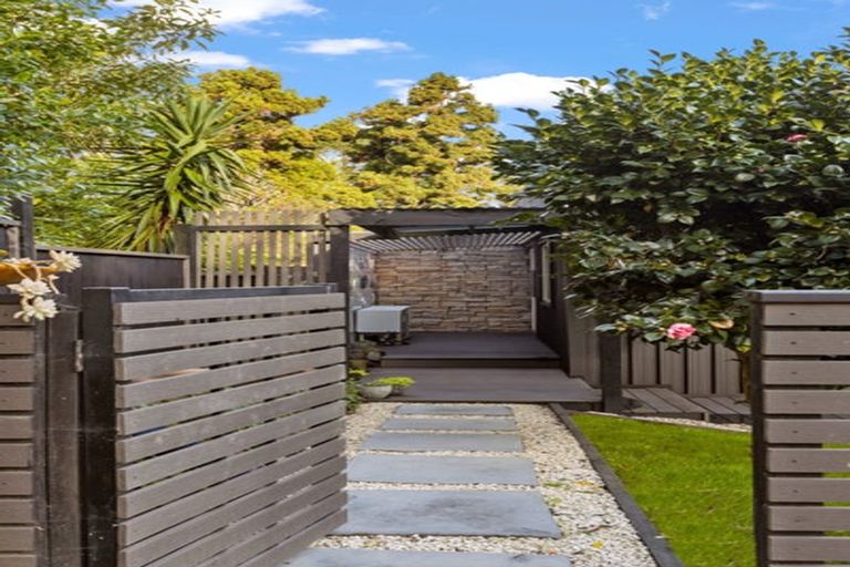 Photo of property in 220 Wade River Road, Wade Heads, Whangaparaoa, 0932